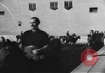 Standbild Reiten Akademie München Deutschland, 1947, aus Sekunde 45 historischem Filmmaterial Videoclip 65675053909