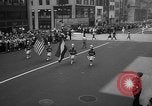 Standbild Krieg Parade New York City USA, 1942, aus Sekunde 21 historischem Filmmaterial Videoclip 65675053917