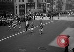 Standbild Krieg Parade New York City USA, 1942, aus Sekunde 22 historischem Filmmaterial Videoclip 65675053917