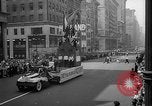 Standbild Krieg Parade New York City USA, 1942, aus Sekunde 33 historischem Filmmaterial Videoclip 65675053917