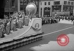 Standbild Krieg Parade New York City USA, 1942, aus Sekunde 10 historischem Filmmaterial Videoclip 65675053918