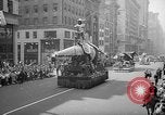 Standbild Krieg Parade New York City USA, 1942, aus Sekunde 13 historischem Filmmaterial Videoclip 65675053918