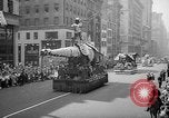 Standbild Krieg Parade New York City USA, 1942, aus Sekunde 14 historischem Filmmaterial Videoclip 65675053918