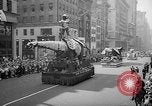 Standbild Krieg Parade New York City USA, 1942, aus Sekunde 15 historischem Filmmaterial Videoclip 65675053918