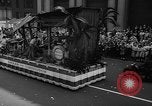 Standbild Krieg Parade New York City USA, 1942, aus Sekunde 25 historischem Filmmaterial Videoclip 65675053918