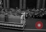 Standbild Krieg Parade New York City USA, 1942, aus Sekunde 32 historischem Filmmaterial Videoclip 65675053918