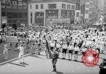 Standbild Krieg Parade New York City USA, 1942, aus Sekunde 45 historischem Filmmaterial Videoclip 65675053918
