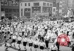 Standbild Krieg Parade New York City USA, 1942, aus Sekunde 49 historischem Filmmaterial Videoclip 65675053918