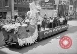 Standbild Krieg Parade New York City USA, 1942, aus Sekunde 55 historischem Filmmaterial Videoclip 65675053918