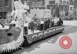 Standbild Krieg Parade New York City USA, 1942, aus Sekunde 57 historischem Filmmaterial Videoclip 65675053918