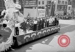 Standbild Krieg Parade New York City USA, 1942, aus Sekunde 58 historischem Filmmaterial Videoclip 65675053918