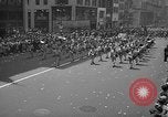 Standbild Krieg Parade New York City USA, 1942, aus Sekunde 21 historischem Filmmaterial Videoclip 65675053919