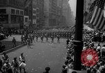 Standbild Krieg Parade New York City USA, 1942, aus Sekunde 29 historischem Filmmaterial Videoclip 65675053919