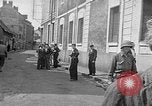 Immagine di Forze francesi Chartres Francia, 1944, secondo 46 filmato di repertorio 65675053924