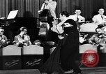 Immagine di I lavoratori stranieri Berlino Germania, 1943, secondo 10 filmato di repertorio 65675053930