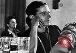 Immagine di I lavoratori stranieri Berlino Germania, 1943, secondo 16 filmato di repertorio 65675053930