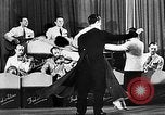 Immagine di I lavoratori stranieri Berlino Germania, 1943, secondo 19 filmato di repertorio 65675053930