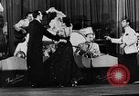 Immagine di I lavoratori stranieri Berlino Germania, 1943, secondo 28 filmato di repertorio 65675053930