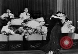 Immagine di I lavoratori stranieri Berlino Germania, 1943, secondo 33 filmato di repertorio 65675053930