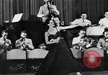Immagine di I lavoratori stranieri Berlino Germania, 1943, secondo 39 filmato di repertorio 65675053930