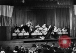 Immagine di I lavoratori stranieri Berlino Germania, 1943, secondo 46 filmato di repertorio 65675053930