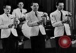 Immagine di I lavoratori stranieri Berlino Germania, 1943, secondo 55 filmato di repertorio 65675053930