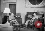Immagine di Beynet generale Levant membri, 1945, secondo 14 filmato di repertorio 65675053942