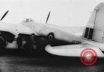 Image de Havilland DH 98 bombardiers Mosquito Canada, 1942, de la seconde 18 séquences d'archives historiques vidéo 65675053953