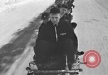 Standbild racing Sled Bridgeton Maine USA, 1941, aus Sekunde 32 historischem Filmmaterial Videoclip 65675053965