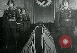 Immagine di Funerale militare per il pilota tedesco di ACE Helmut Quaresima Germania, 1944, secondo 52 filmato di repertorio 65675053982