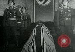 Immagine di Funerale militare per il pilota tedesco di ACE Helmut Quaresima Germania, 1944, secondo 54 filmato di repertorio 65675053982