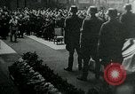 Immagine di Funerale militare per il pilota tedesco di ACE Helmut Quaresima Germania, 1944, secondo 58 filmato di repertorio 65675053982