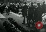 Immagine di Funerale militare per il pilota tedesco di ACE Helmut Quaresima Germania, 1944, secondo 59 filmato di repertorio 65675053982