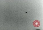 Standbild deutsche Flugzeuge London England Vereinigtes Königreich, 1944, aus Sekunde 9 historischem Filmmaterial Videoclip 65675053988