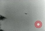 Standbild deutsche Flugzeuge London England Vereinigtes Königreich, 1944, aus Sekunde 10 historischem Filmmaterial Videoclip 65675053988