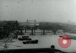 Standbild deutsche Flugzeuge London England Vereinigtes Königreich, 1944, aus Sekunde 26 historischem Filmmaterial Videoclip 65675053988