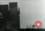 Standbild deutsche Flugzeuge London England Vereinigtes Königreich, 1944, aus Sekunde 37 historischem Filmmaterial Videoclip 65675053988