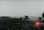 Immagine di Aerei tedeschi bomba posizioni sovietica Fronte orientale teatro europeo, 1944, secondo 19 filmato di repertorio 65675054006