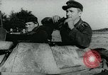 Immagine di Aerei tedeschi bomba posizioni sovietica Fronte orientale teatro europeo, 1944, secondo 21 filmato di repertorio 65675054006