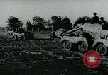 Immagine di Aerei tedeschi bomba posizioni sovietica Fronte orientale teatro europeo, 1944, secondo 25 filmato di repertorio 65675054006
