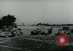 Immagine di Aerei tedeschi bomba posizioni sovietica Fronte orientale teatro europeo, 1944, secondo 31 filmato di repertorio 65675054006