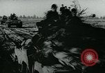 Immagine di Aerei tedeschi bomba posizioni sovietica Fronte orientale teatro europeo, 1944, secondo 32 filmato di repertorio 65675054006