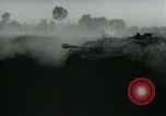 Immagine di Aerei tedeschi bomba posizioni sovietica Fronte orientale teatro europeo, 1944, secondo 58 filmato di repertorio 65675054006