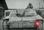 Standbild Deutsche Truppen kämpfen Sowjets in Russland im Winter Russland, 1942, aus Sekunde 1 historischem Filmmaterial Videoclip 65675054011