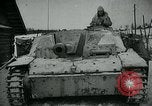Standbild Deutsche Truppen kämpfen Sowjets in Russland im Winter Russland, 1942, aus Sekunde 3 historischem Filmmaterial Videoclip 65675054011