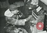 Standbild Deutsche Truppen kämpfen Sowjets in Russland im Winter Russland, 1942, aus Sekunde 17 historischem Filmmaterial Videoclip 65675054011