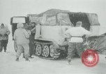Standbild Deutsche Truppen kämpfen Sowjets in Russland im Winter Russland, 1942, aus Sekunde 34 historischem Filmmaterial Videoclip 65675054011