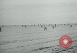 Standbild Deutsche Truppen kämpfen Sowjets in Russland im Winter Russland, 1942, aus Sekunde 48 historischem Filmmaterial Videoclip 65675054011