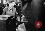 Standbild Reifenfabrik Russland Sowjetunion, 1947, aus Sekunde 24 historischem Filmmaterial Videoclip 65675054019