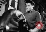 Standbild Reifenfabrik Russland Sowjetunion, 1947, aus Sekunde 30 historischem Filmmaterial Videoclip 65675054019